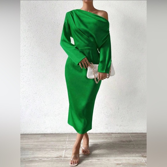 Green Asymmetrical Neck Batwing Sleeve Pencil Ruched Midi Dress - Picture 6 of 6